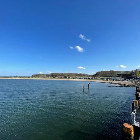 Teve - Ebenerdig Unter Reet & Hyggelig Mit Kamin Steinbergkirche