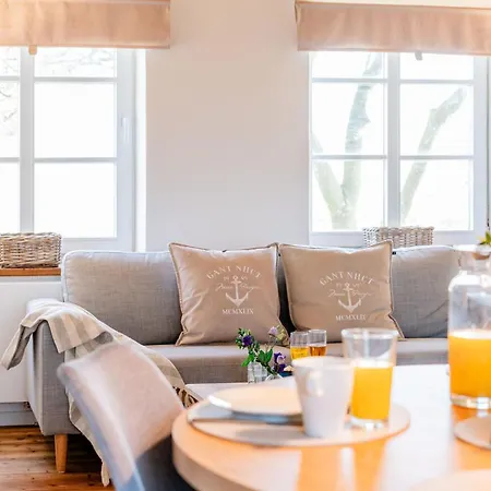 Teve - Ebenerdig Unter Reet & Hyggelig Mit Kamin Steinbergkirche