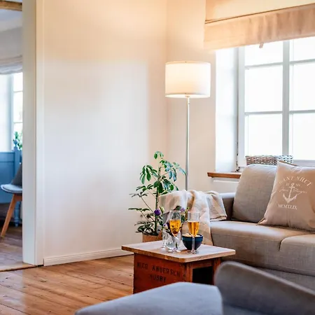 Teve - Ebenerdig Unter Reet & Hyggelig Mit Kamin Steinbergkirche